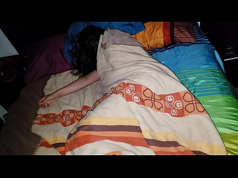 ❤️ ස්ටේප්සන් තම තරුණ සුළු මව නිදා සිටියදී ඇයට බැණ වදියි. Sex video අප වෙත  ❌️